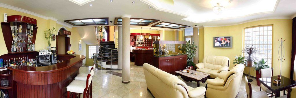 Hotel Luxor Suto Orizari Exteriör bild